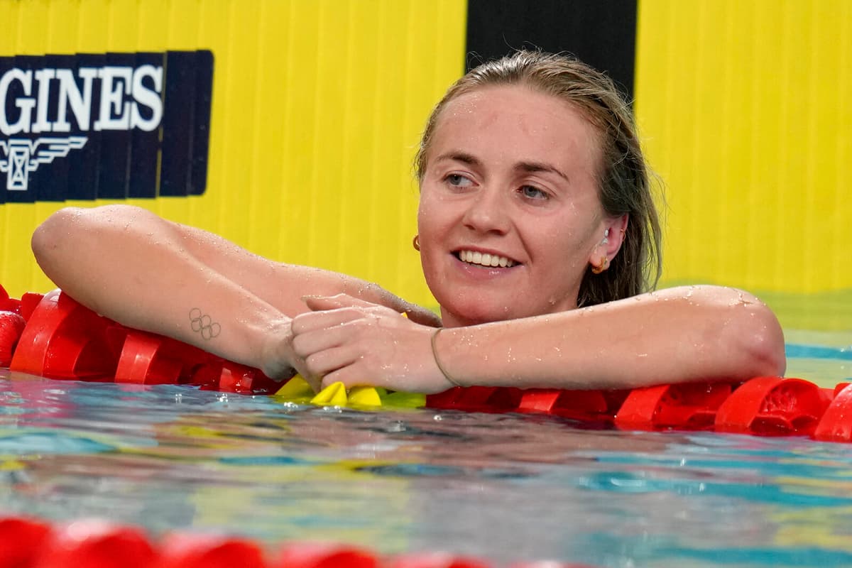 Summer McIntosh Breaks 400m Freestyle World Record at Canadian Championships