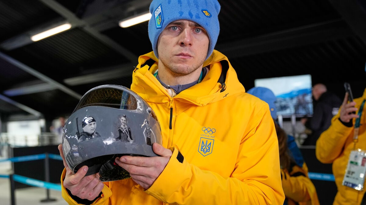Ukrainian team prevented from wearing jacket with map of Ukraine at Paralympics in Italy