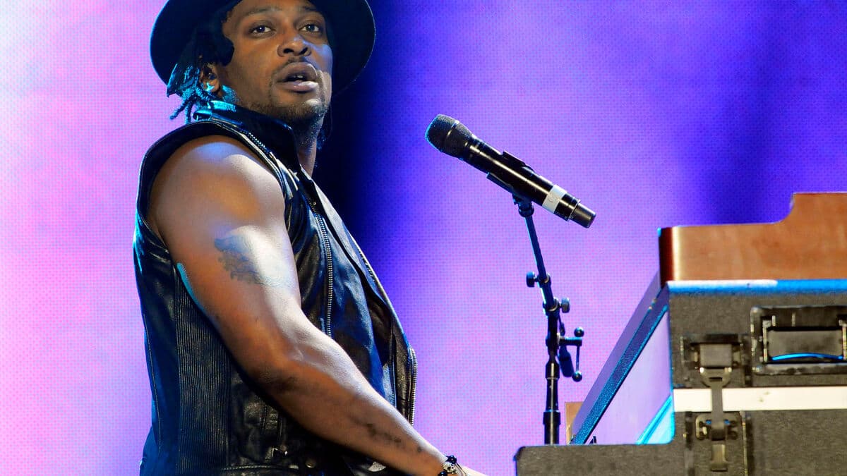 Beyoncé and Stars Pay Tribute to Neo-Soul Pioneer D'Angelo