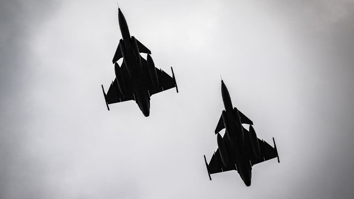 Sweden and Finland deepen military cooperation along Russian border
