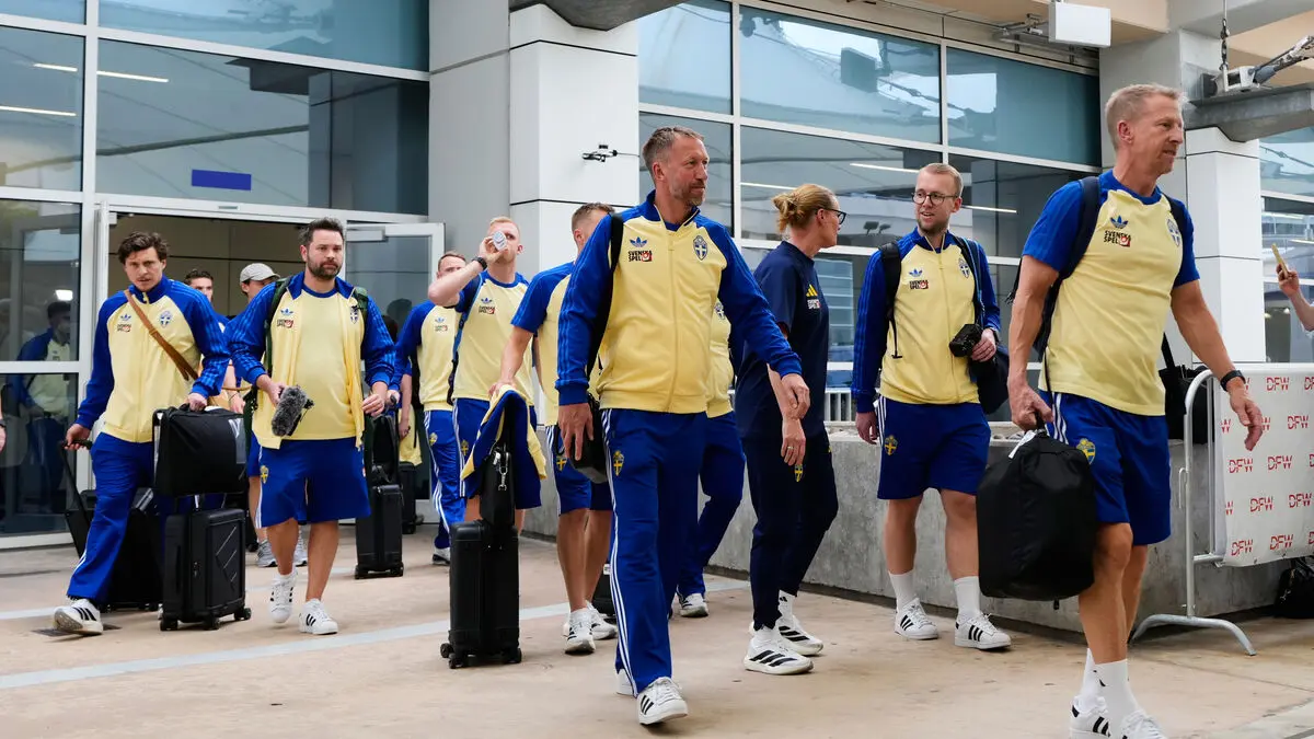 Sweden national team arrives in Dallas ahead of World Cup