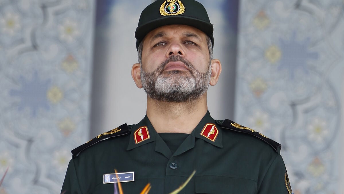 Sources: Ahmad Vahidi is the one keeping the Strait of Hormuz closed