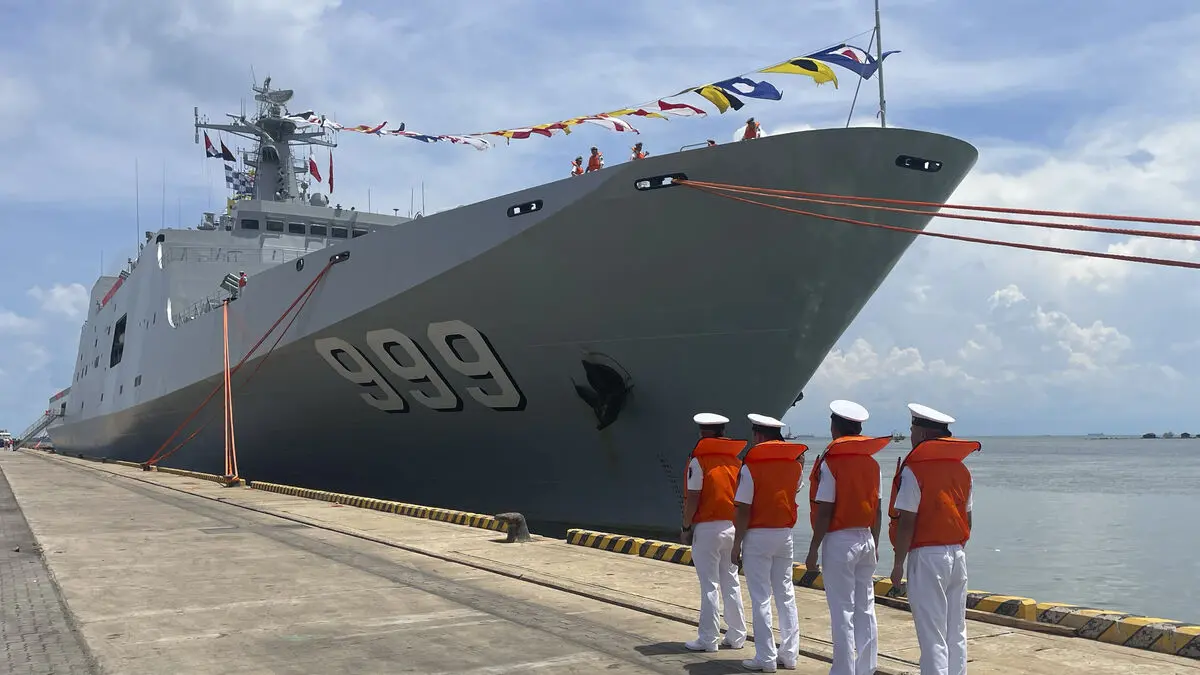 Taiwan: China's navy in threatening operations