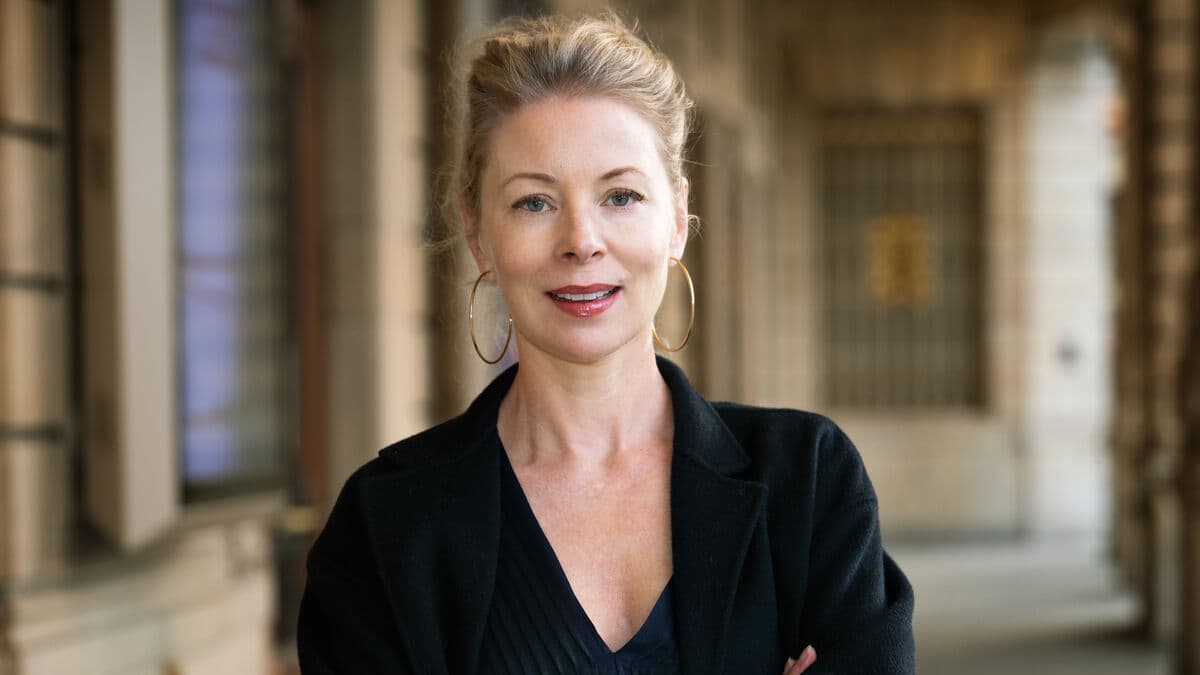 Julia Dufvenius Joins New Season of "Here is Your Refrigerator"