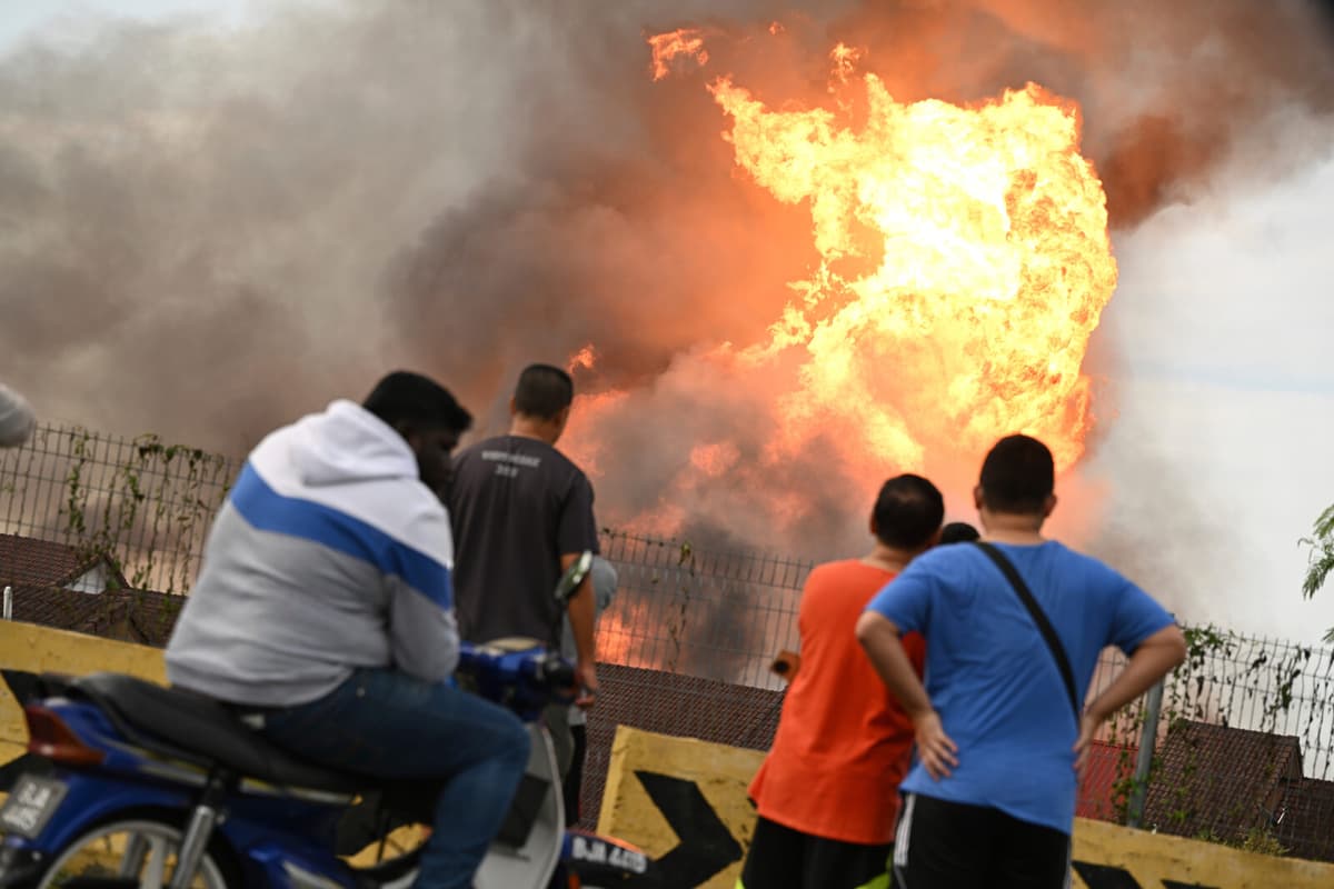 145 Injured in Massive Gas Pipeline Fire Near Kuala Lumpur