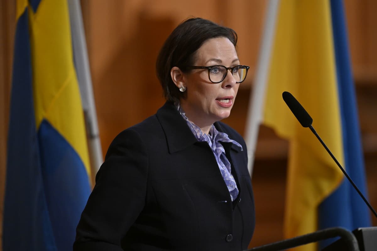 Government Urges Russia to Prove Commitment to Peace