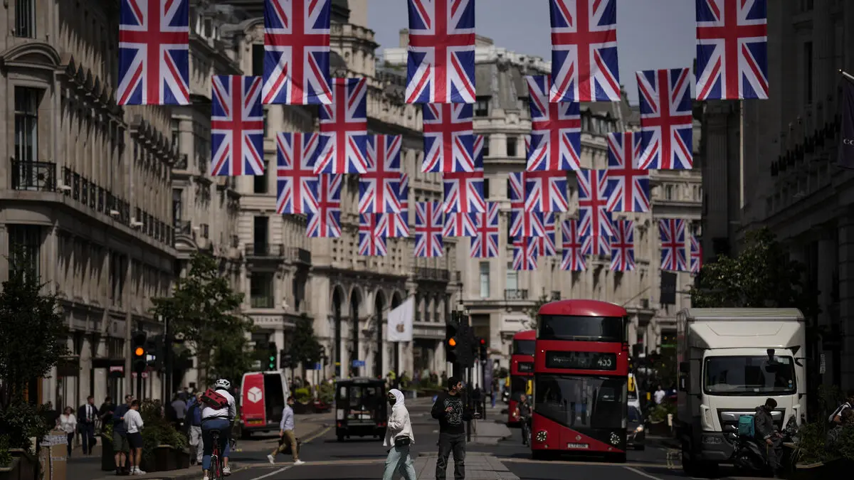 Britain's economy shrinks 0.1 percent in April after 0.3 percent growth in March