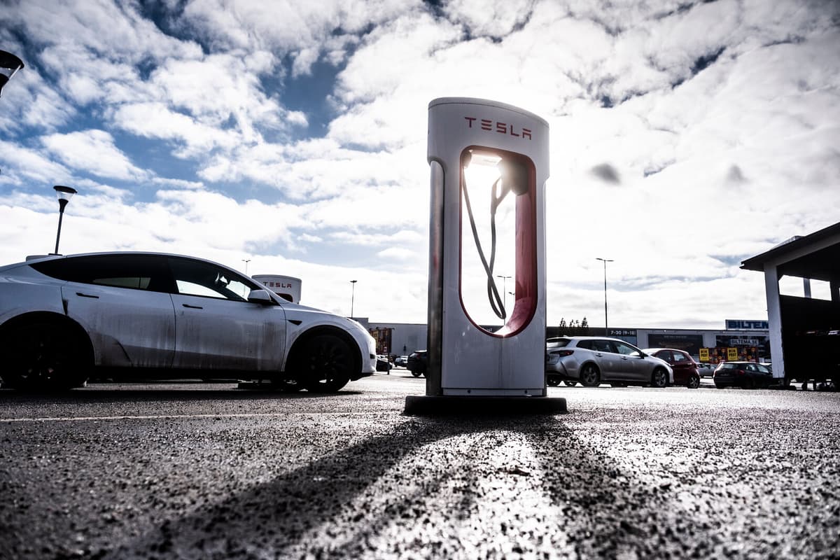 Court Orders Review of Tesla's License Plate Request