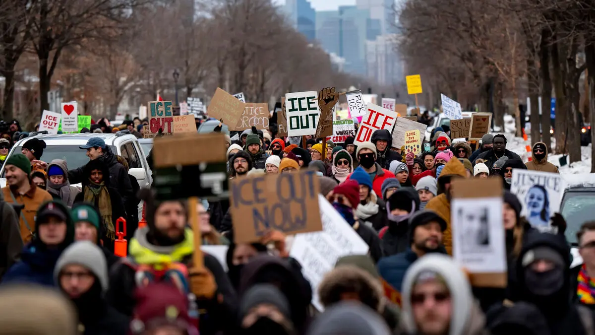 Thousands protest against immigration police in the US after fatal Minneapolis shooting