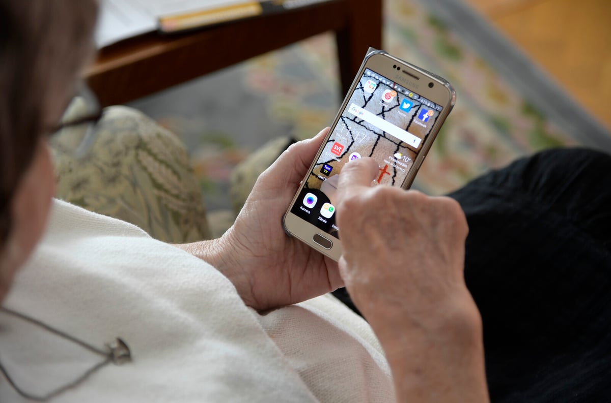 Smartphone Use May Benefit Cognitive Health for Those Over 50