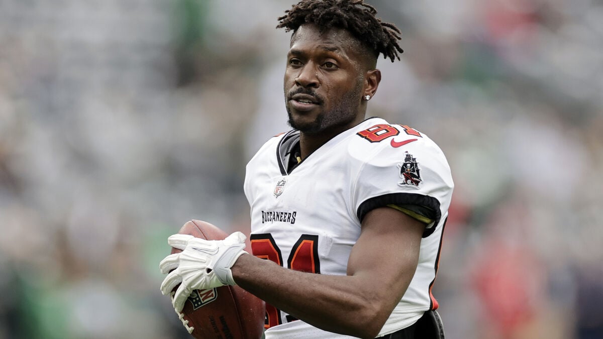 Former NFL star arrested for attempted murder