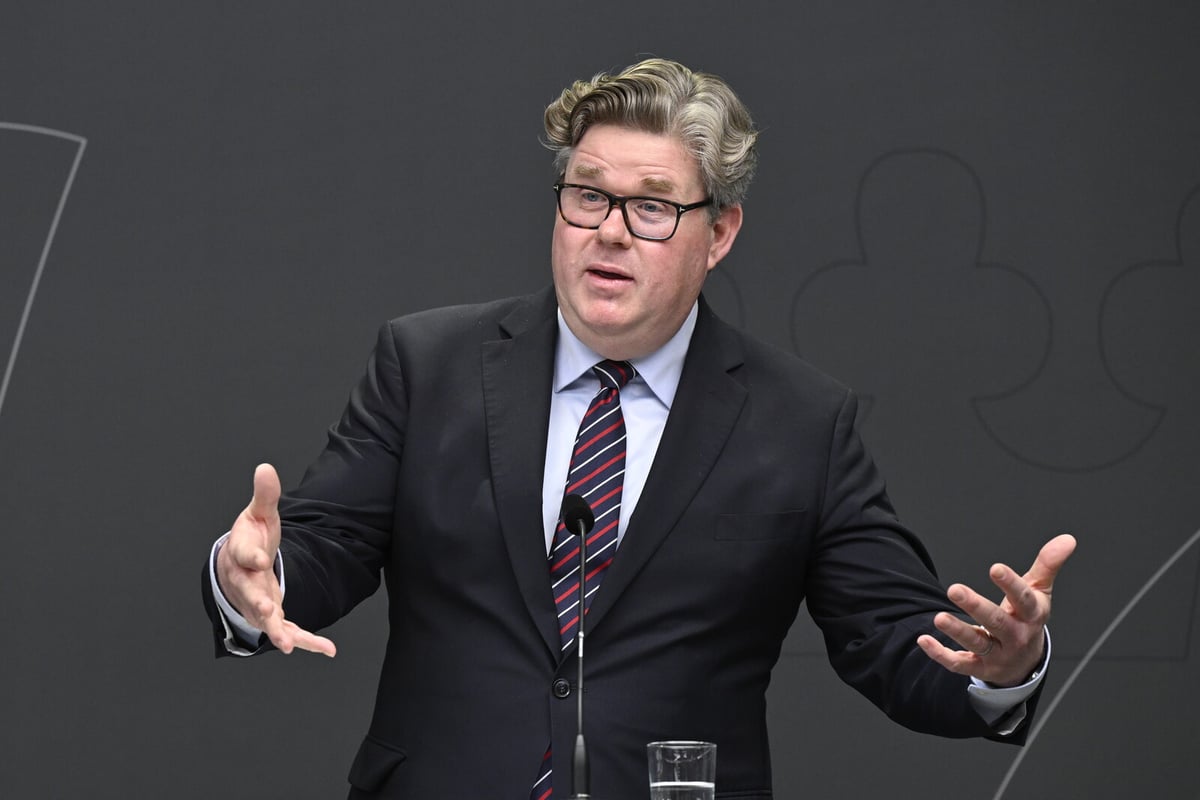Union Contributions to Social Democrats Face Political Divide