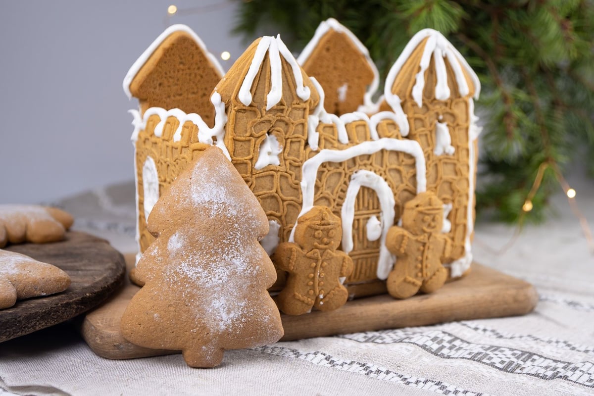 How To Make Traditional Swedish Gingerbread And Saffron Buns For Christmas