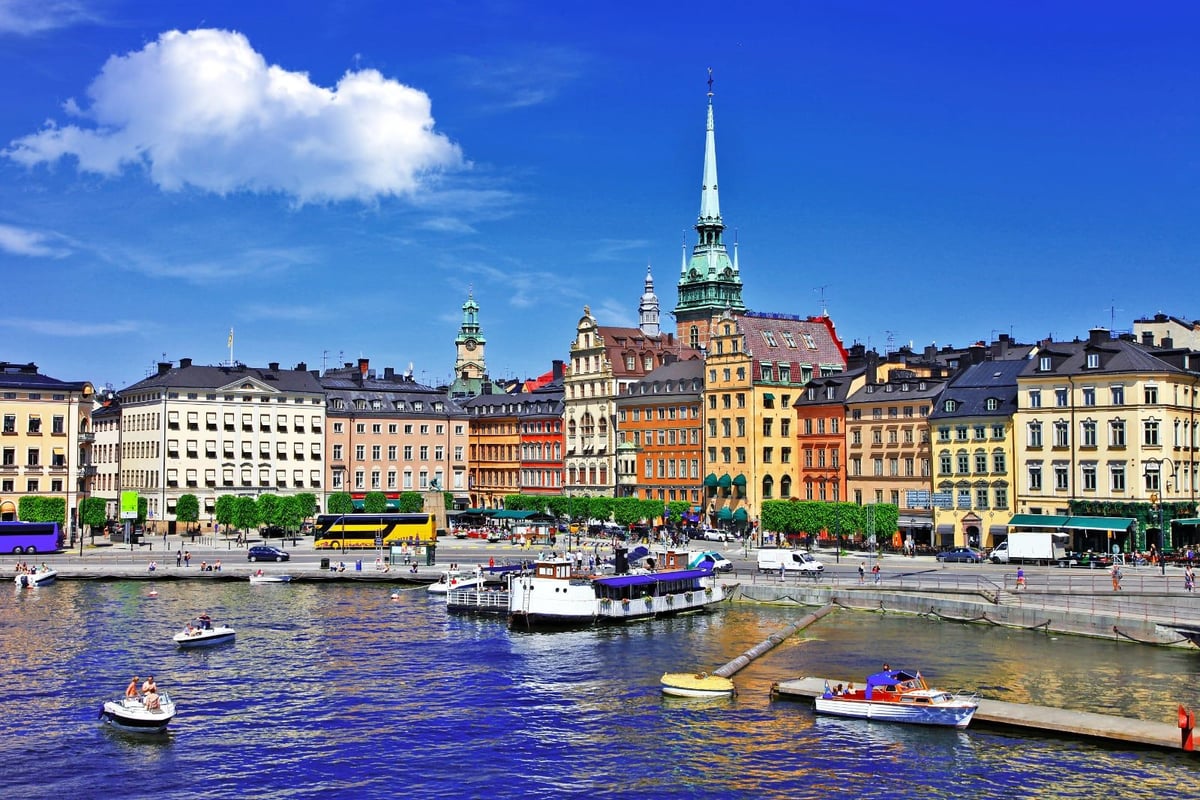 Poverty is increasing in Sweden - when is one considered materially and socially poor?