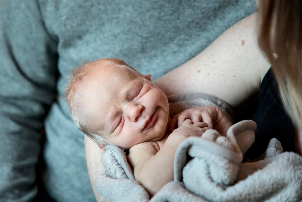 Research highlights risks for surrogate mothers