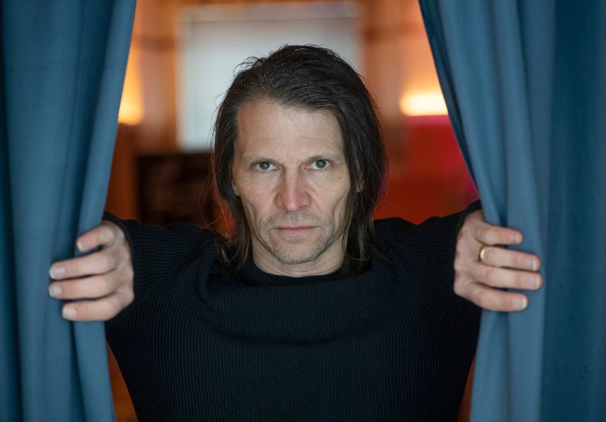 Album and tour for Jakob Hellman