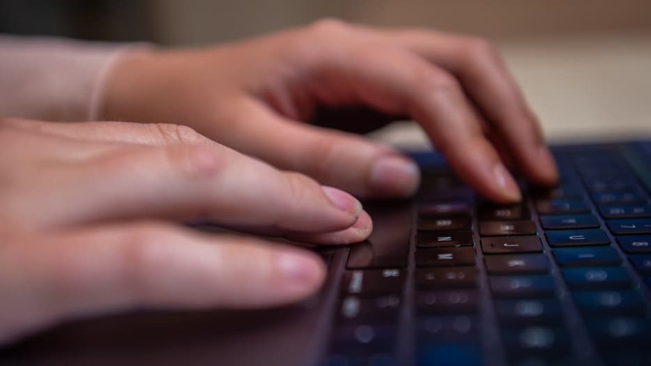 Doctor prosecuted for 40 data breaches