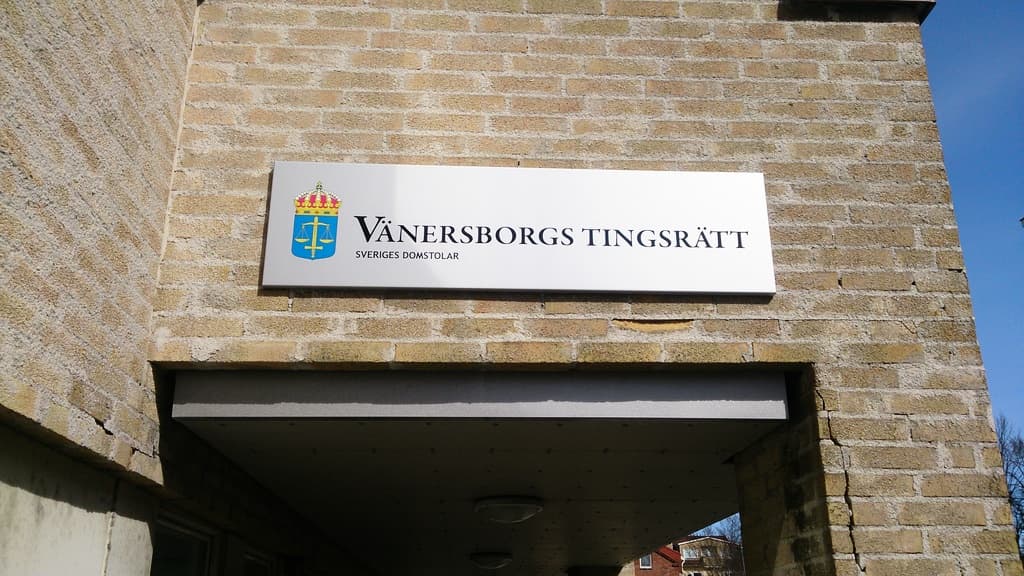 Man hid 17 kilos of drugs in wardrobe