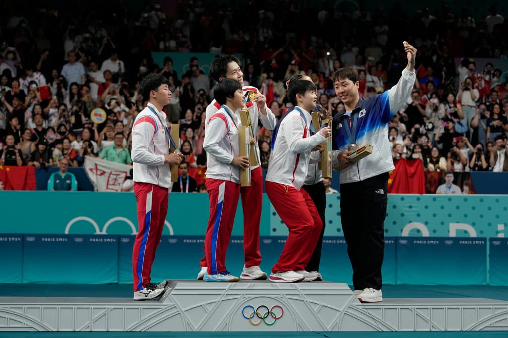 North Koreans can be punished for Olympic selfie