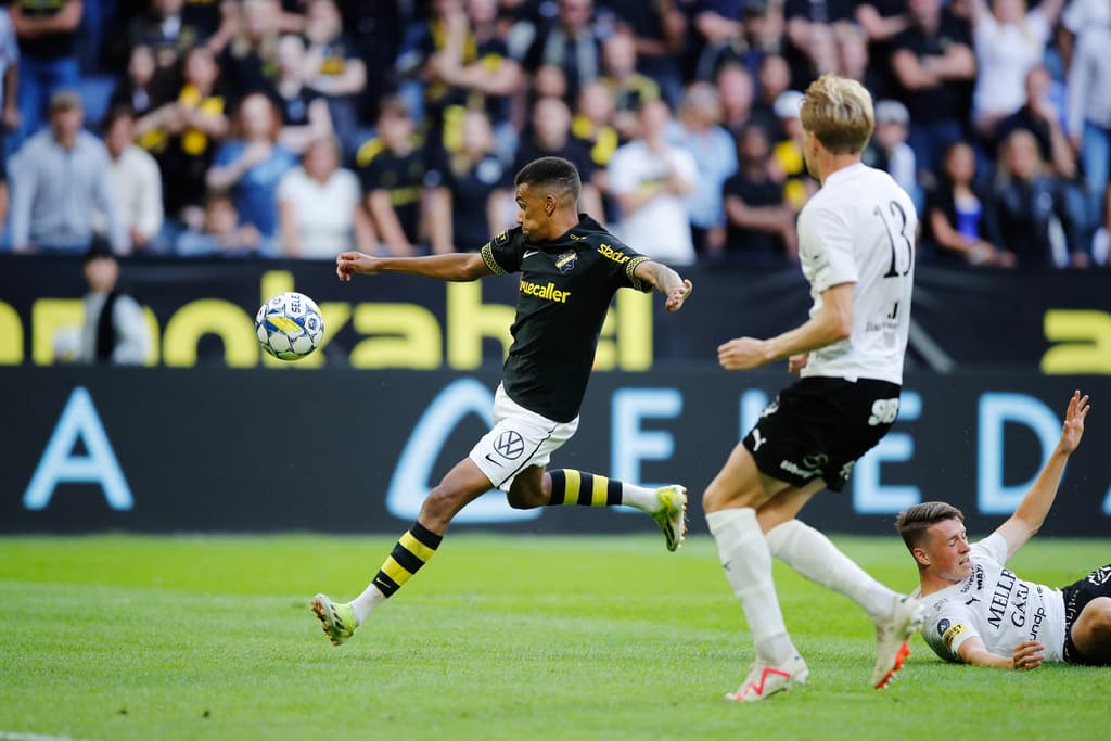 Modesto's perfect strike saves AIK