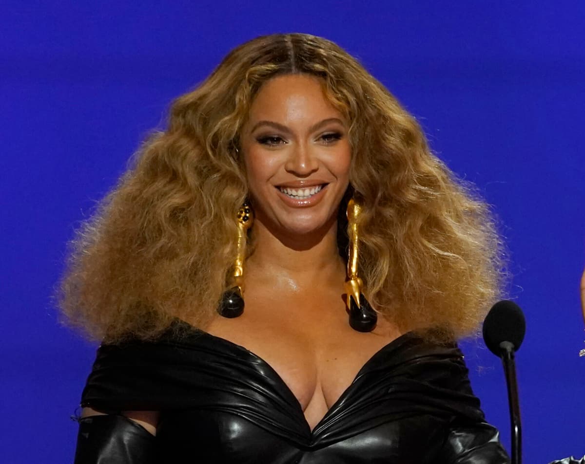 Beyoncé campaigns for Harris on Friday