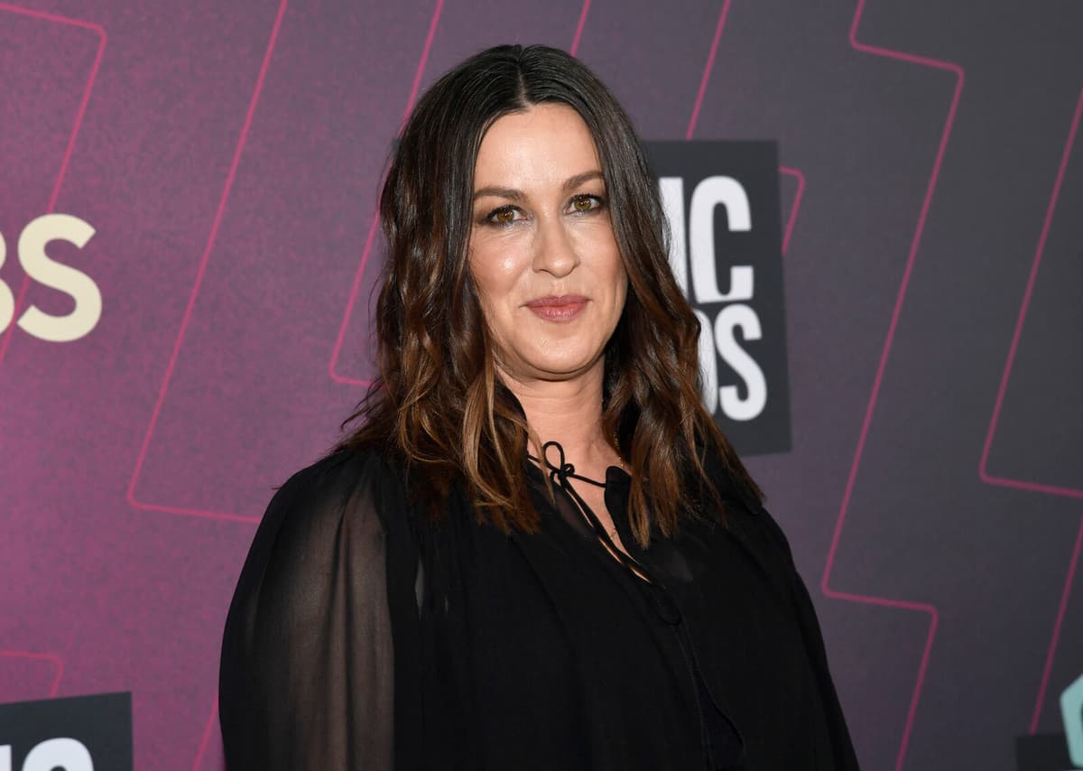 Alanis Morissette to Sweden this summer