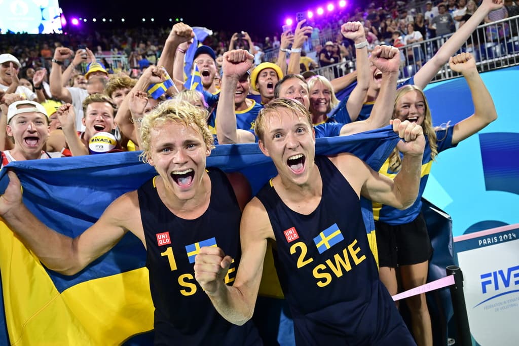 Guide: Can Take Olympic Gold at the Eiffel Tower's Foot