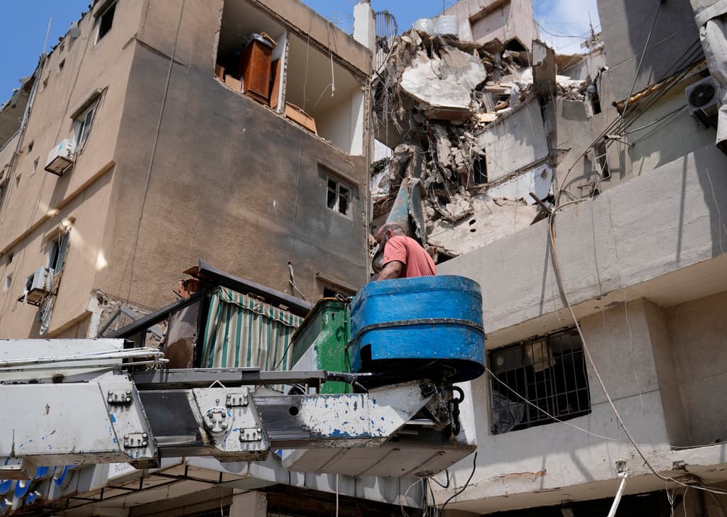 Hezbollah confirms commander's death