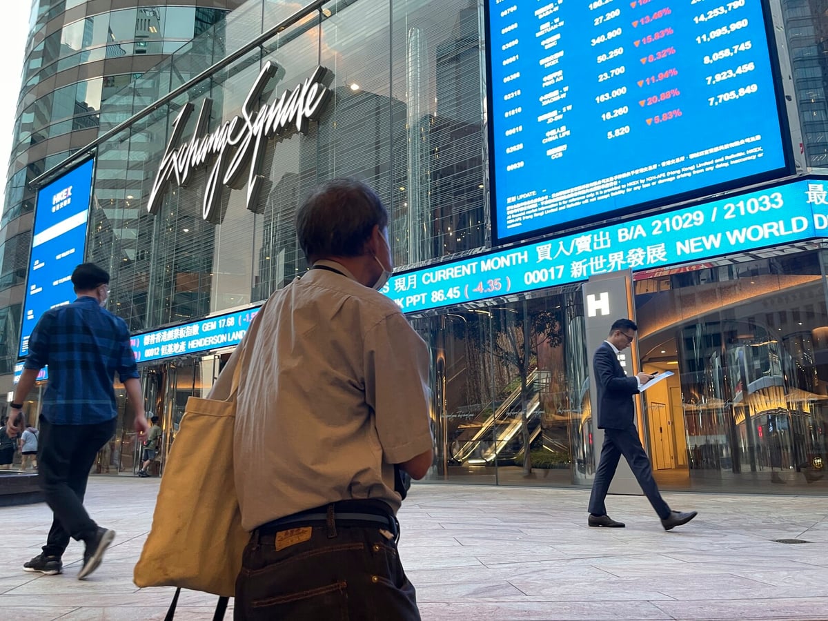 Down in Hong Kong – slightly up in Shanghai