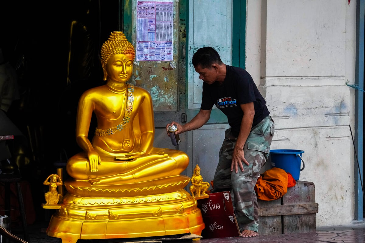 Distributing Money – to Rescue Thailand's Economy