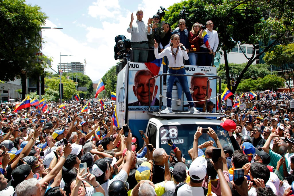 Thousands Protest in New Street Demonstrations in Venezuela