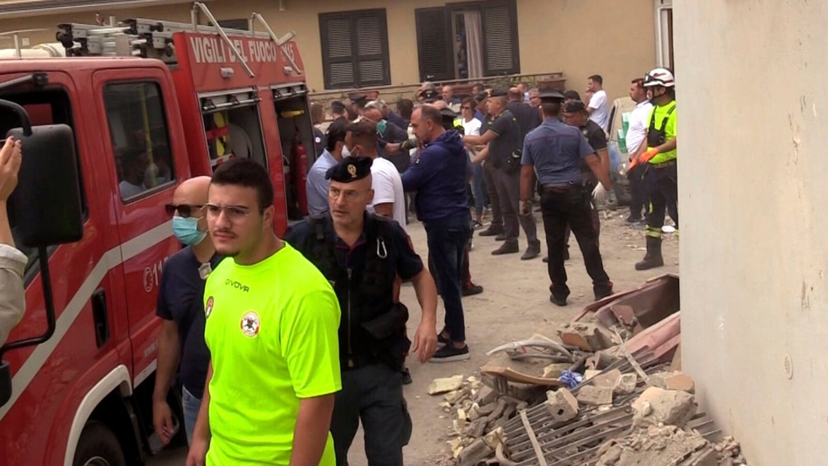 Children Dead in House Collapse near Naples