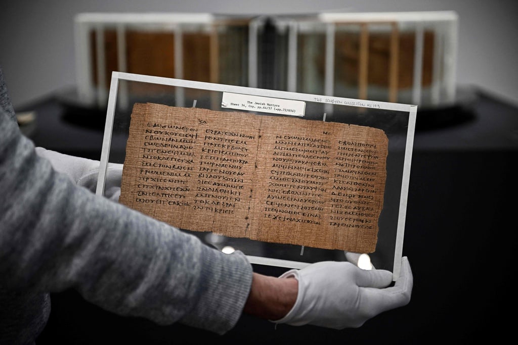 Oldest privately owned book sold at British auction