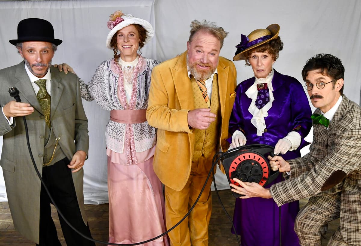 Eva Rydberg becomes the guardian of morality in a classic farce