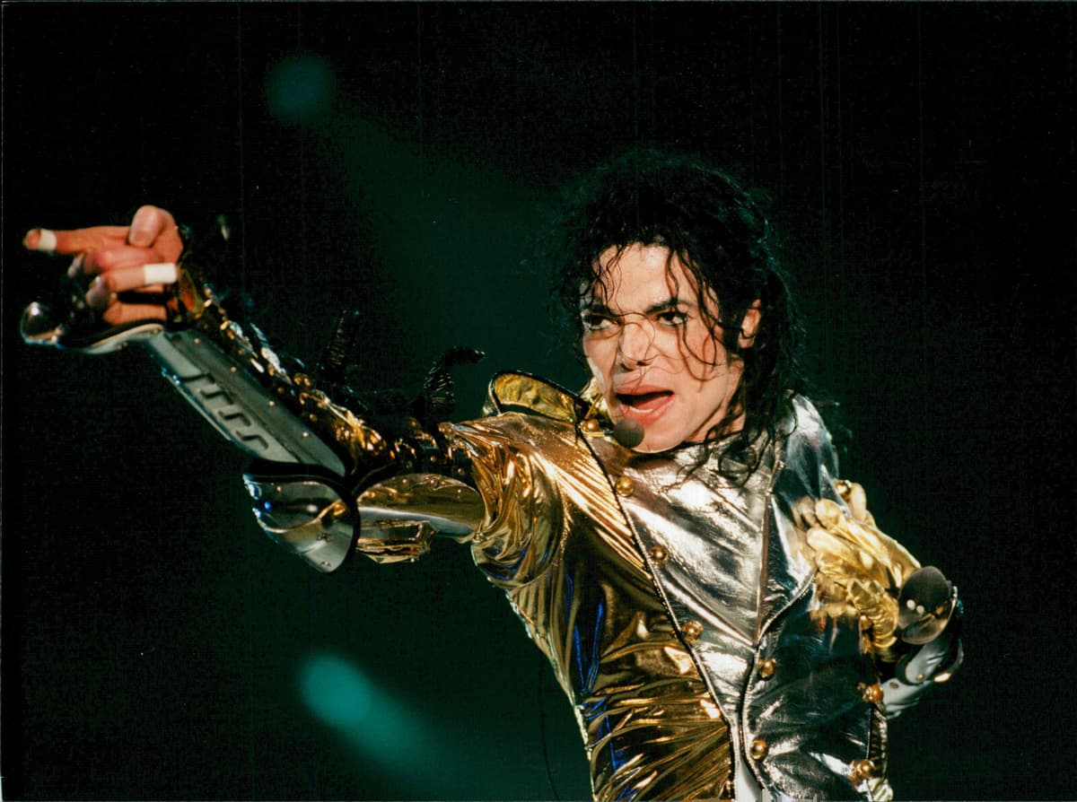 Former Employee Blackmails Michael Jackson's Estate