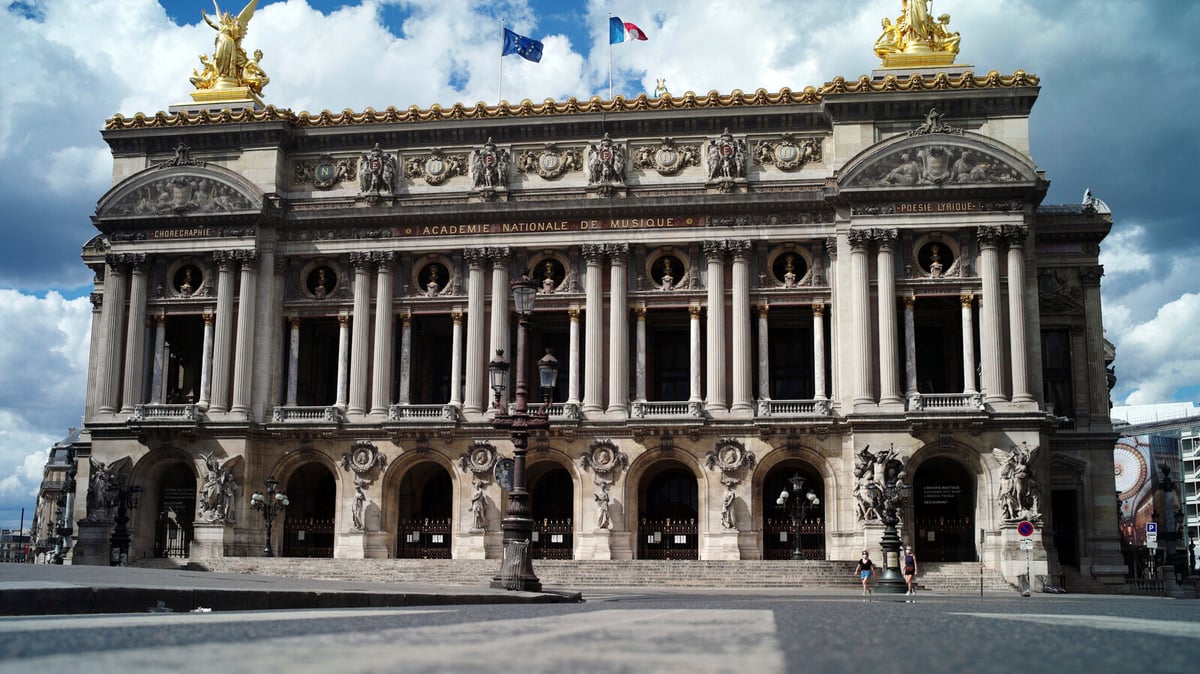 Paris Opera Closes for Renovation
