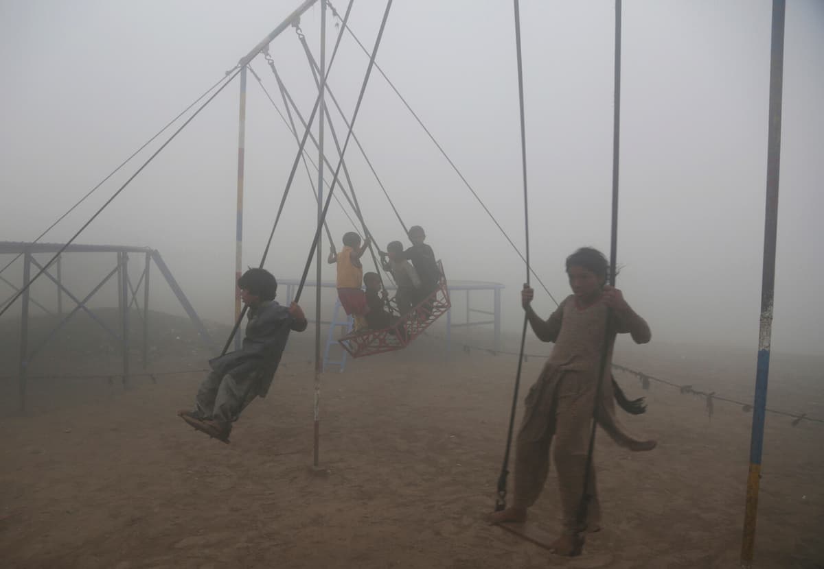 Pakistan: Schoolchildren are not allowed to exercise outdoors