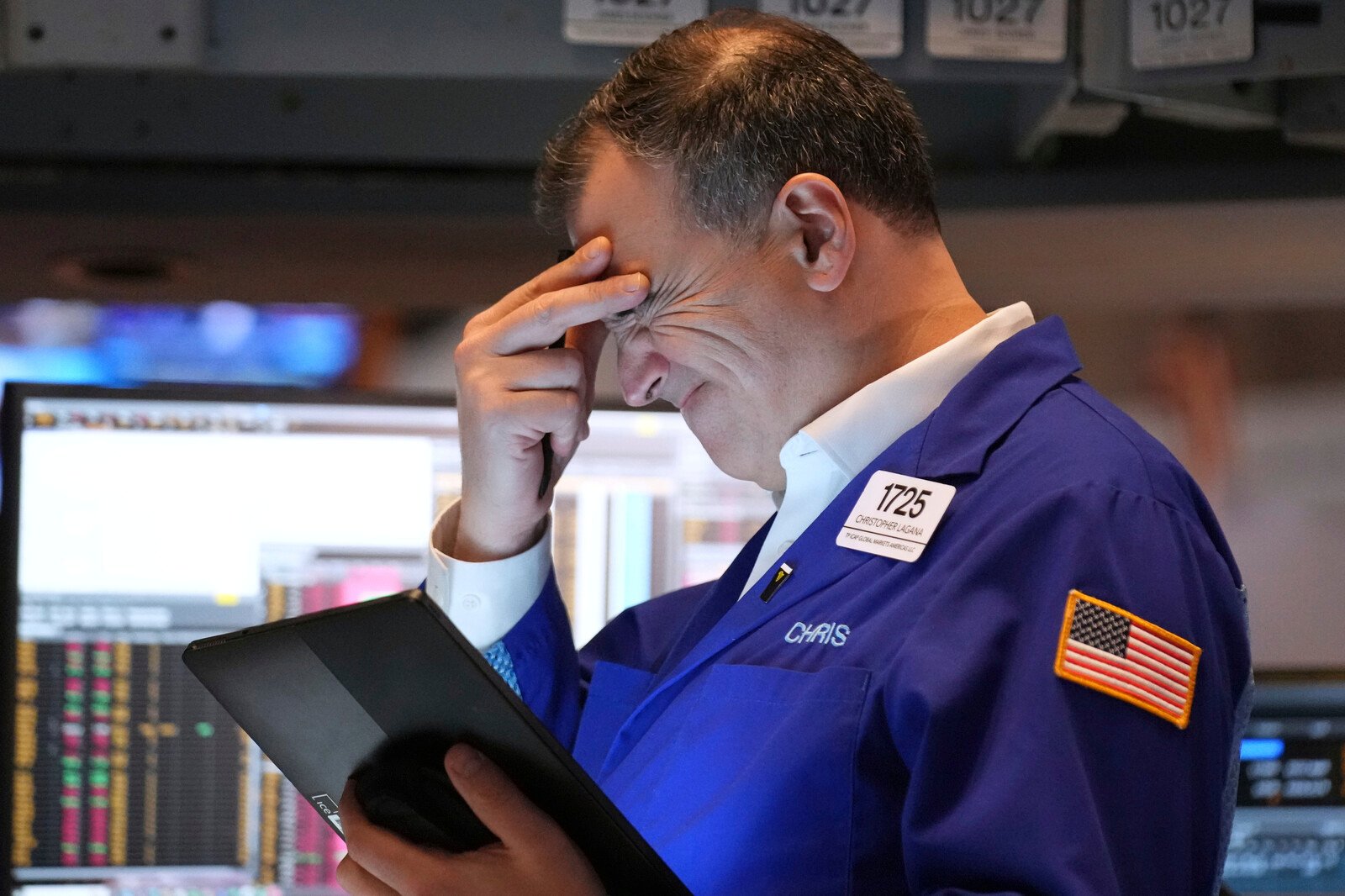 When to Sell in a Tumbling Stock Market: Expert Advice