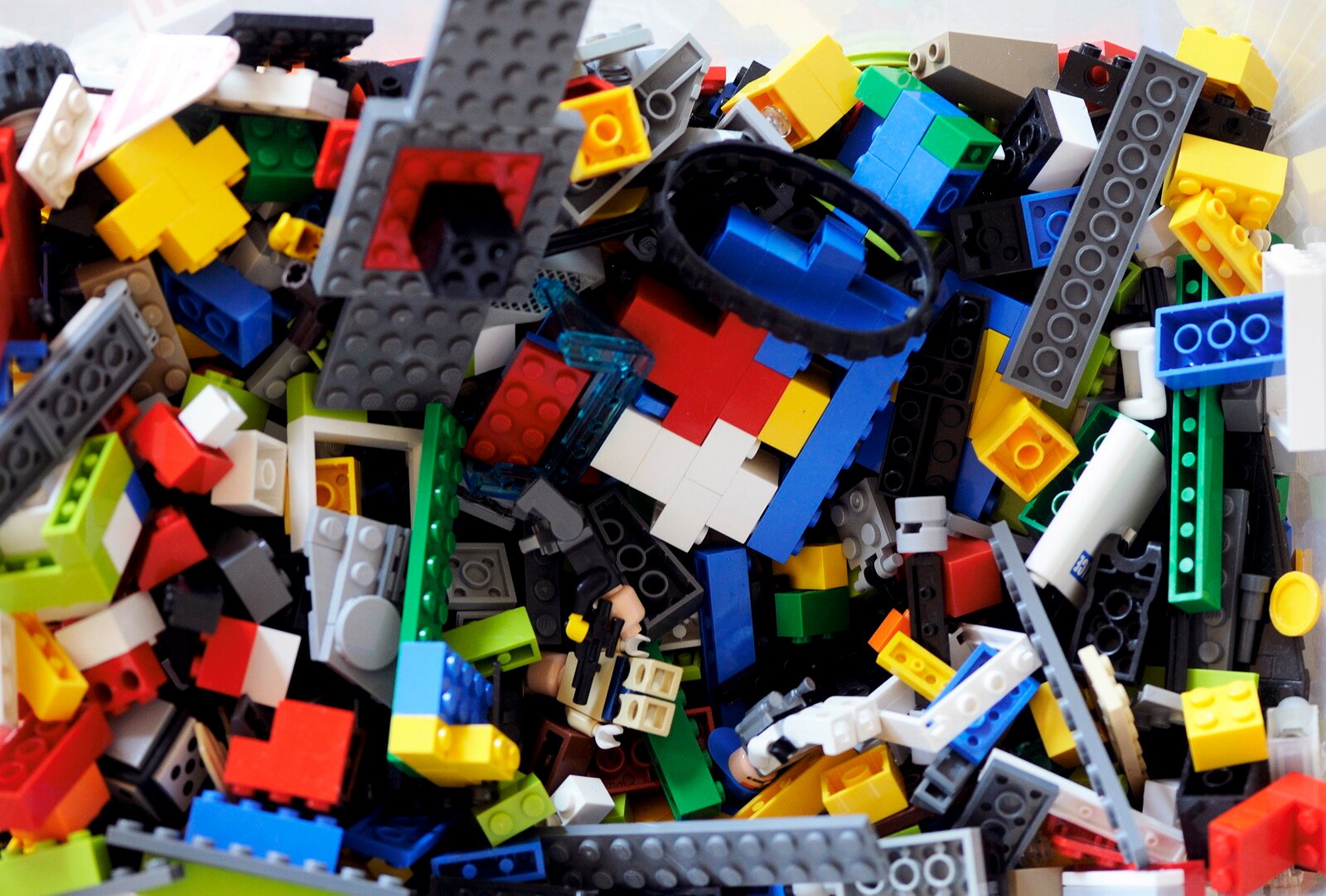 Truck Hijacking in Sweden Leads to Lego Theft Worth 250,000 Kronor