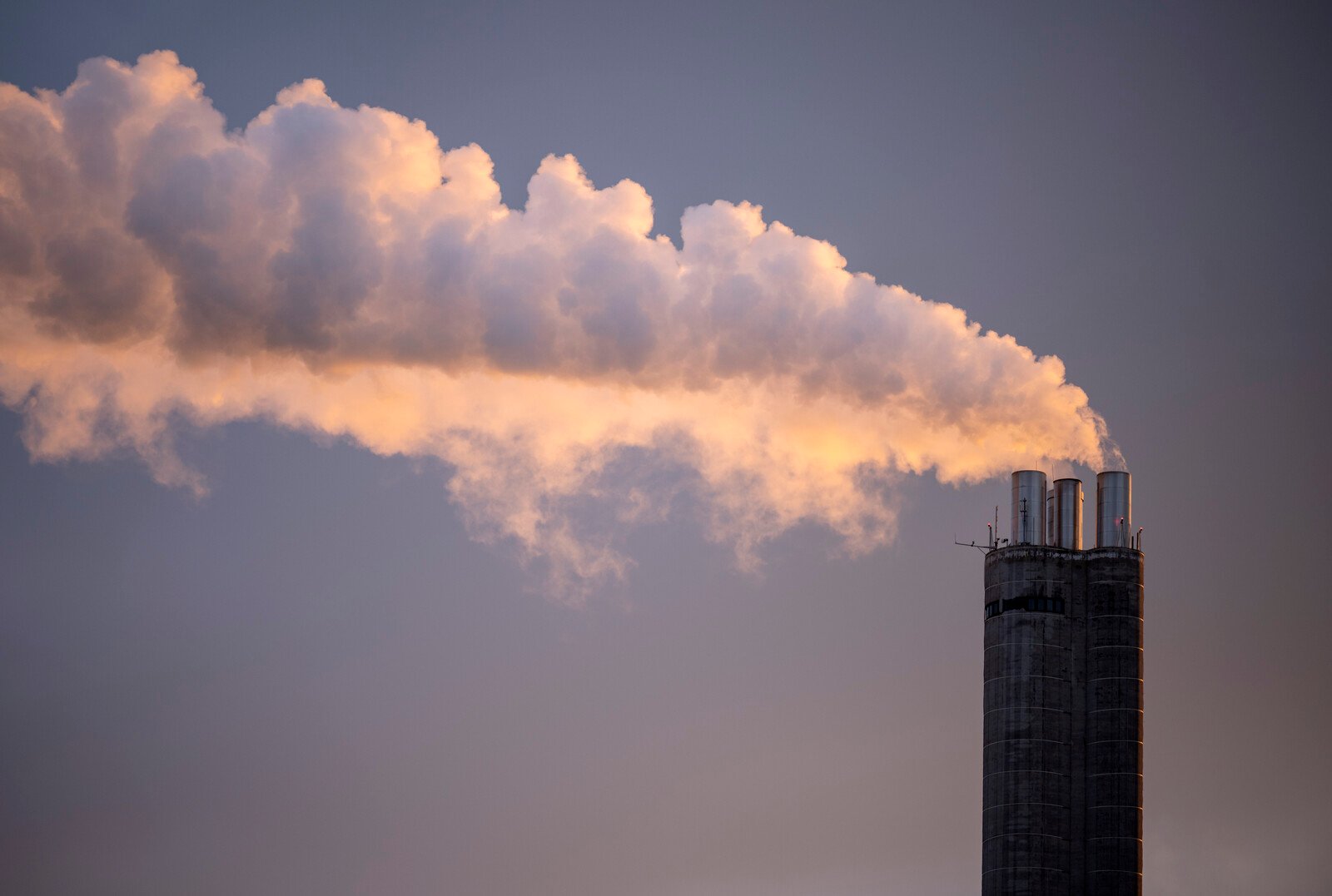 Weekend Push for New Industrial Agreement as Deadline Looms