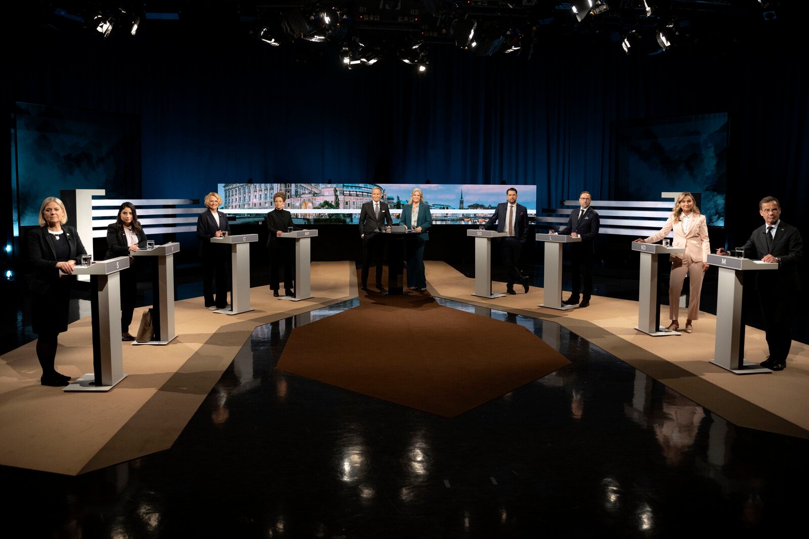Kristersson Criticizes Social Democrats' Economic Policy Shift