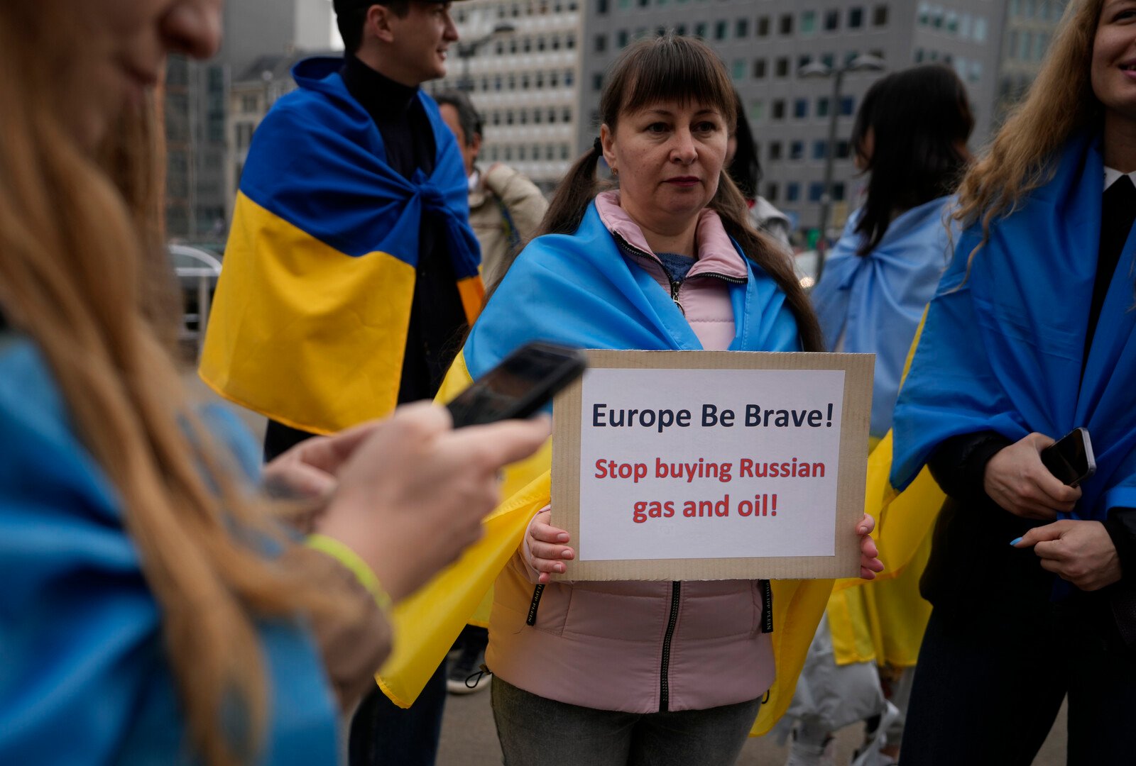 EU Nations Continue Billion-Euro Russian Energy Purchases