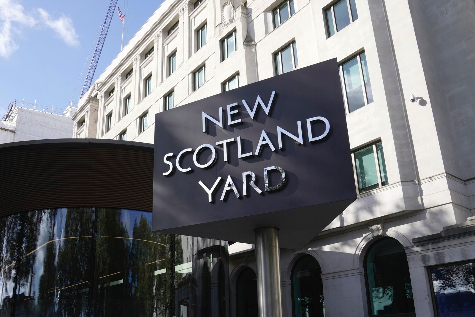 UK Police Arrest Five Men Suspected of Terror Plot