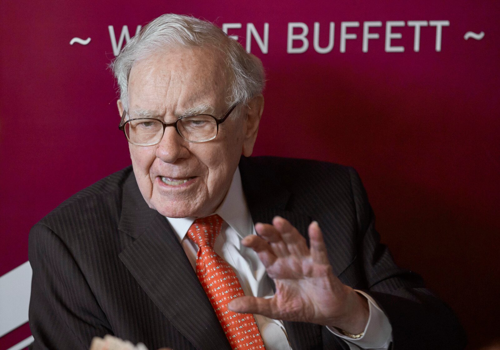 Buffett Criticizes Tariffs: Trade Shouldn't Be Used as a Weapon