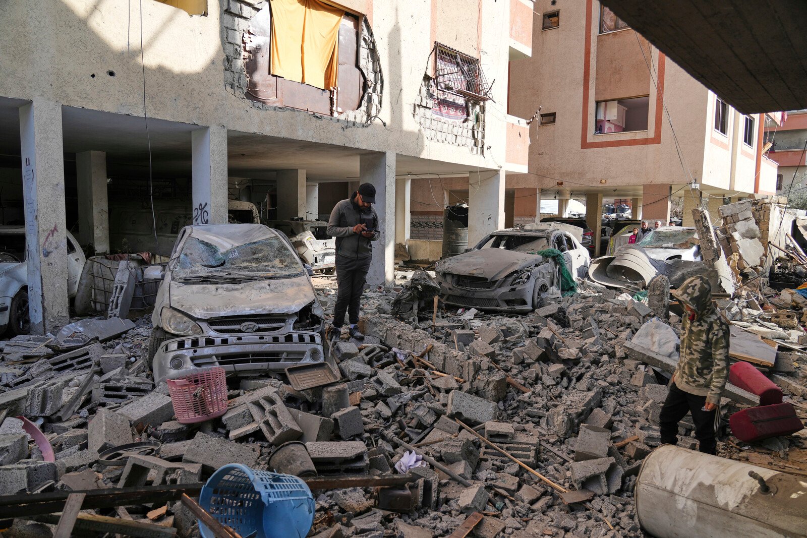Israel Expands Ground Offensive in Southern Gaza