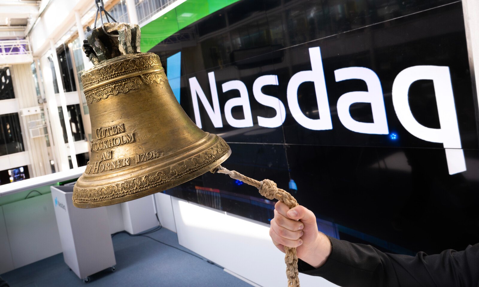 Stockholm Stock Exchange Rises 1.2 Percent on Strong Job Market Data