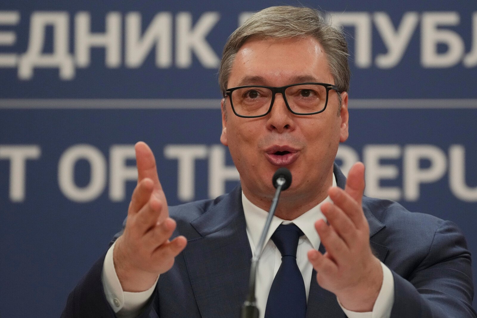 Serbian President Vucic Falls Ill in USA, Returns Home Early