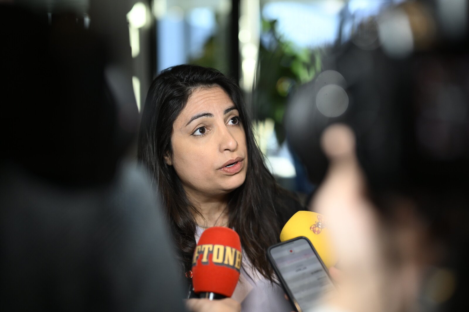Dadgostar Confirms Left Party MP Delgado Varas Must Vacate Seat