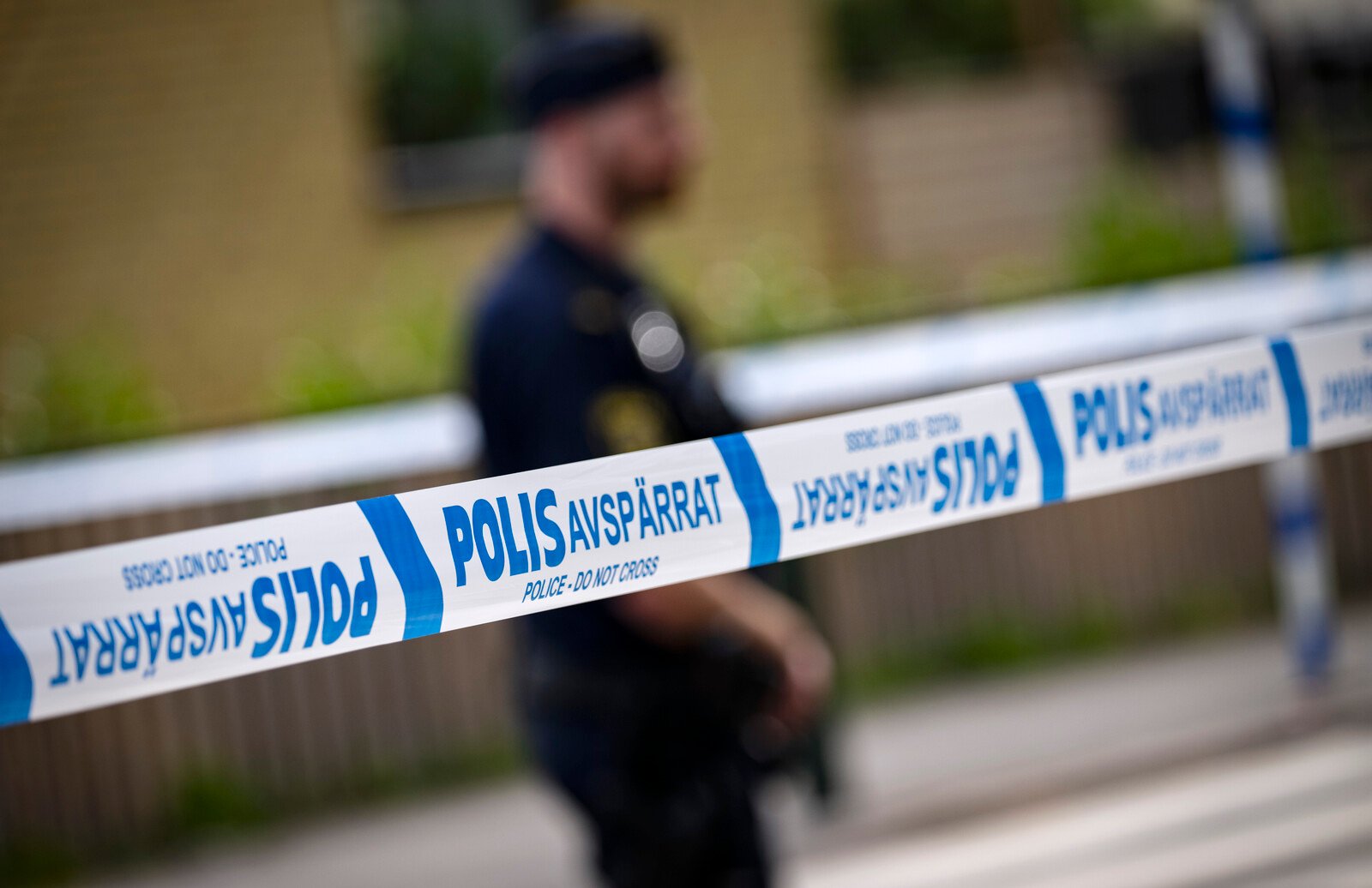 Man arrested with blood on his hands