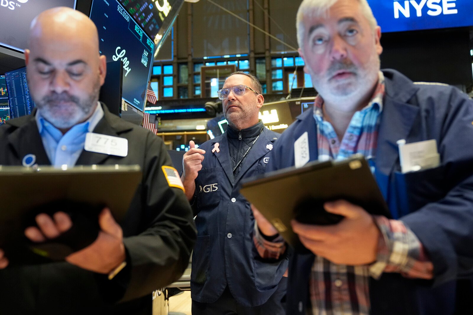 US Stock Markets Dip as